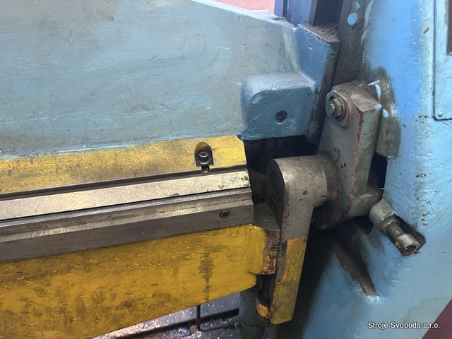 Ohýbačka plechů hydraulická XONM 2000/2 B (2 - Ohybacka plechu hydraulicka XONM 2000-2 B (2).JPG)